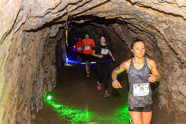 Stollen Hindernis beim Linzathlon beat the city