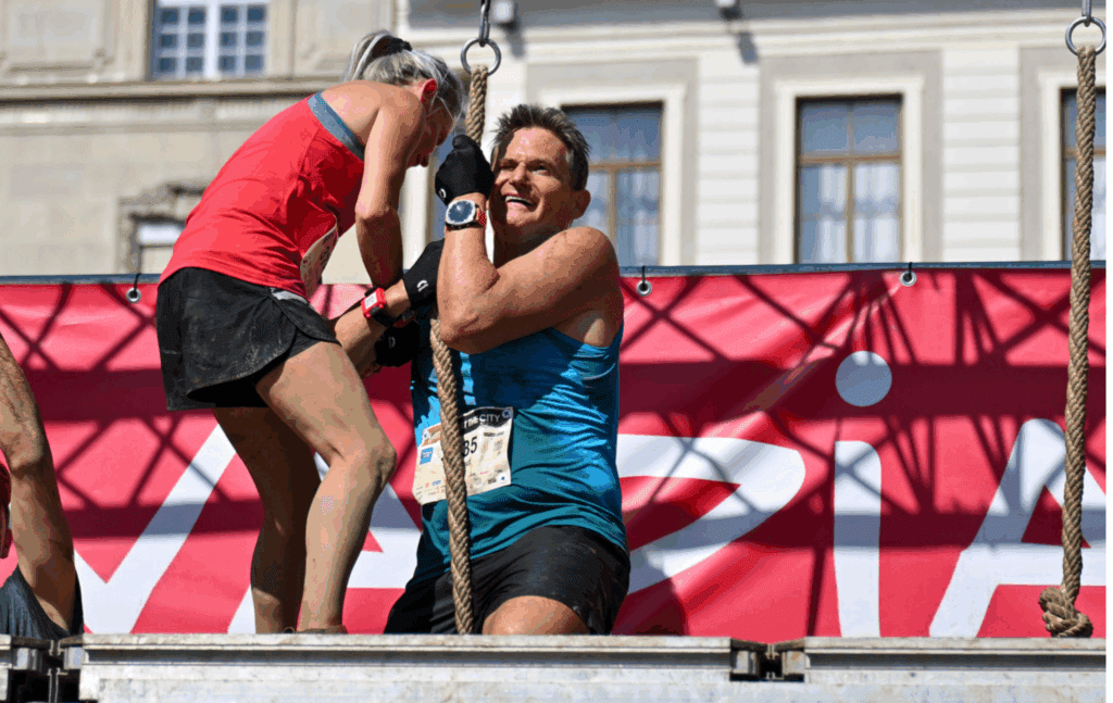 ROPE CLIMB - Beat the city